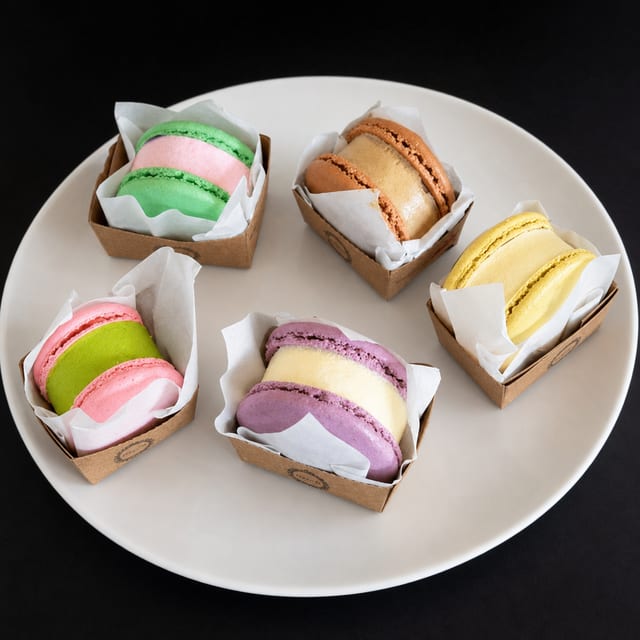 Macaron Ice Cream (1PC).